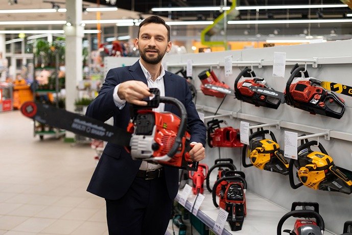 Guide to Petrol Chainsaws